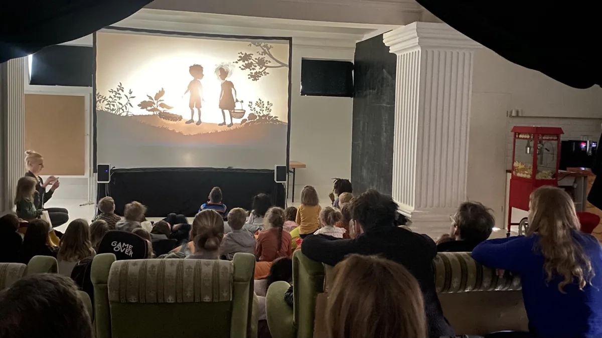 KinderKino in der FilmFabrique Hamburg, Familien beim Familienkino-Vormittag